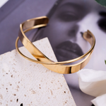Load image into Gallery viewer, Wave intersect lrregular twisted open bangle