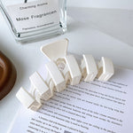 Load image into Gallery viewer, Solid colour wave jumbo hair clip