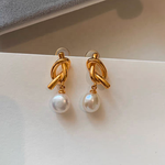 Load image into Gallery viewer, Pearl Earring