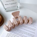 Load image into Gallery viewer, Solid colour wave jumbo hair clip