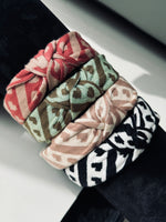 Load image into Gallery viewer, Cross knot headband