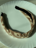 Load image into Gallery viewer, Cross knot headband