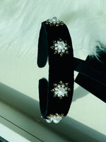 Load image into Gallery viewer, Pearl Flower Luxury Headband