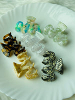 Load image into Gallery viewer, Middle Size Geometric Hair Claws