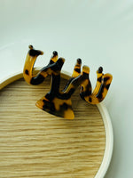 Load image into Gallery viewer, Middle Size Geometric Hair Claws