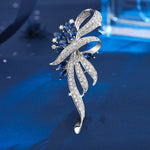 Load image into Gallery viewer, Vintage crystal brooch