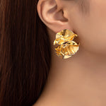 Load image into Gallery viewer, Vintage metal flower big earring