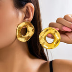 Load image into Gallery viewer, Large circle stud earring(gold)