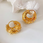 Load image into Gallery viewer, Huggie earring