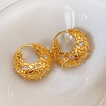 Load image into Gallery viewer, Huggie earring