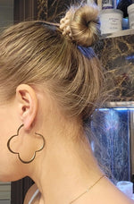 Load image into Gallery viewer, Four leaf clover hoop earring(hypoallergenic)
