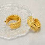 Load image into Gallery viewer, Circle hoop earring