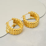 Load image into Gallery viewer, Circle hoop earring