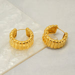 Load image into Gallery viewer, Circle hoop earring