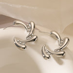 Load image into Gallery viewer, Dainty water drop stud earring