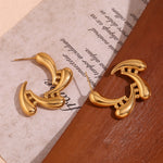 Load image into Gallery viewer, Dainty water drop stud earring