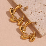 Load image into Gallery viewer, Dainty water drop stud earring