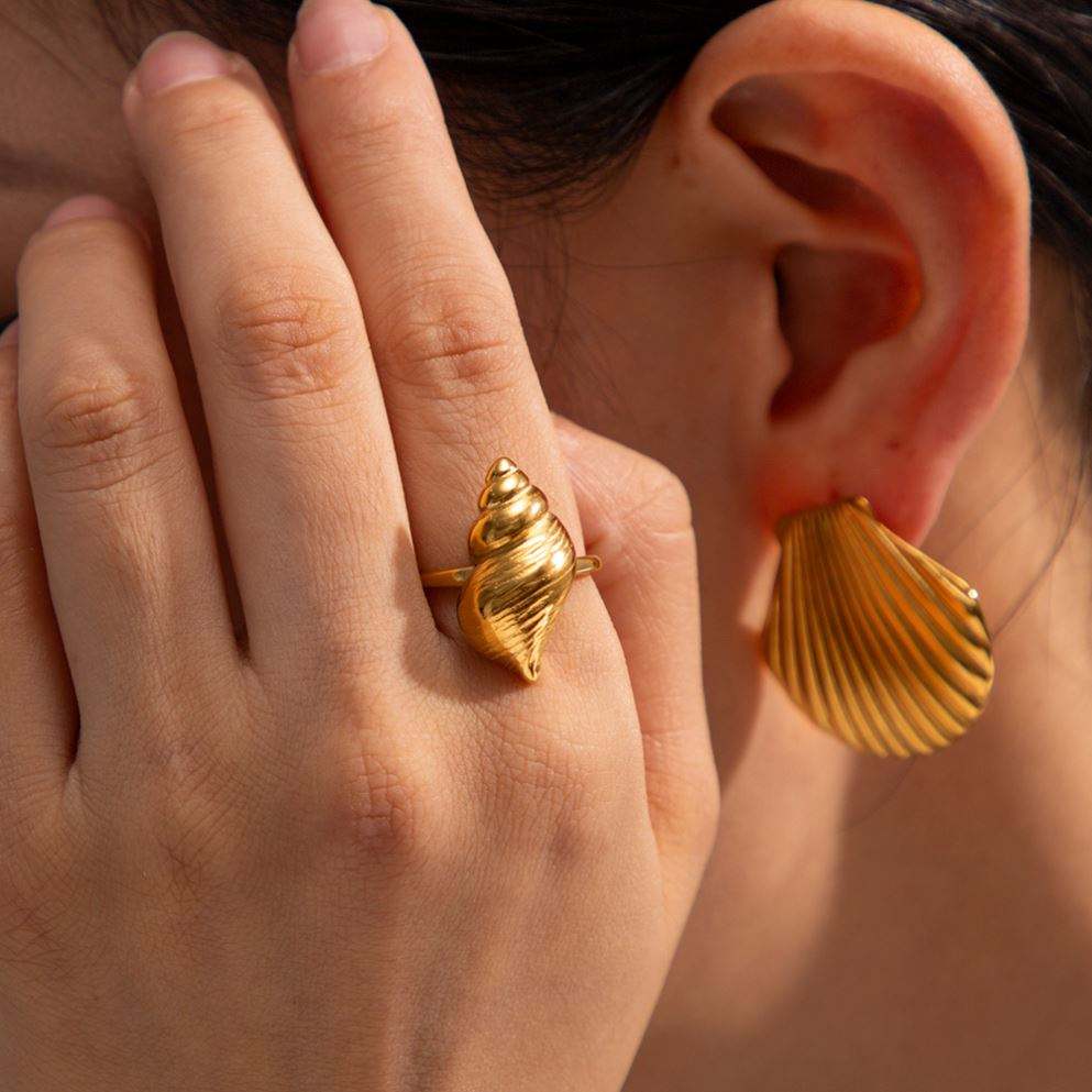 Couch Shell Ring