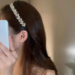 Load image into Gallery viewer, Diamond Leafage Shape Headband
