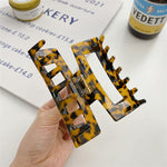 Load image into Gallery viewer, Leopard Print Jambo hair claw
