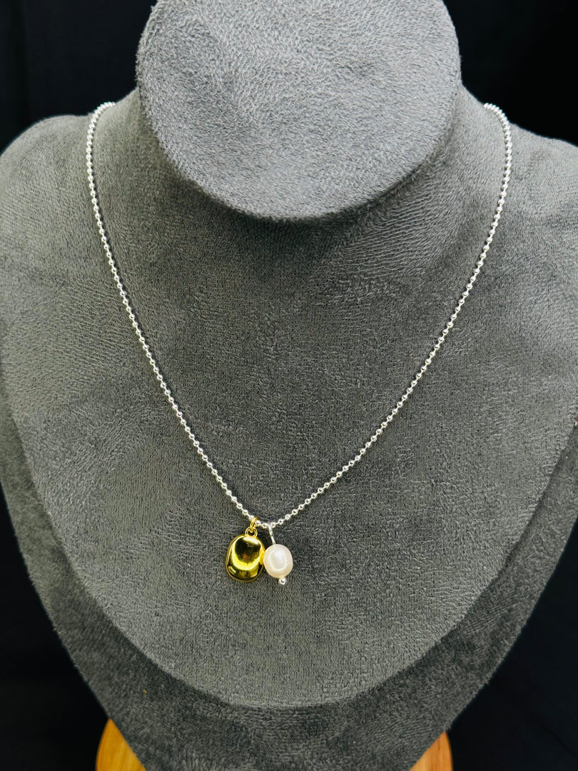 Water Pearl Oval Pendant