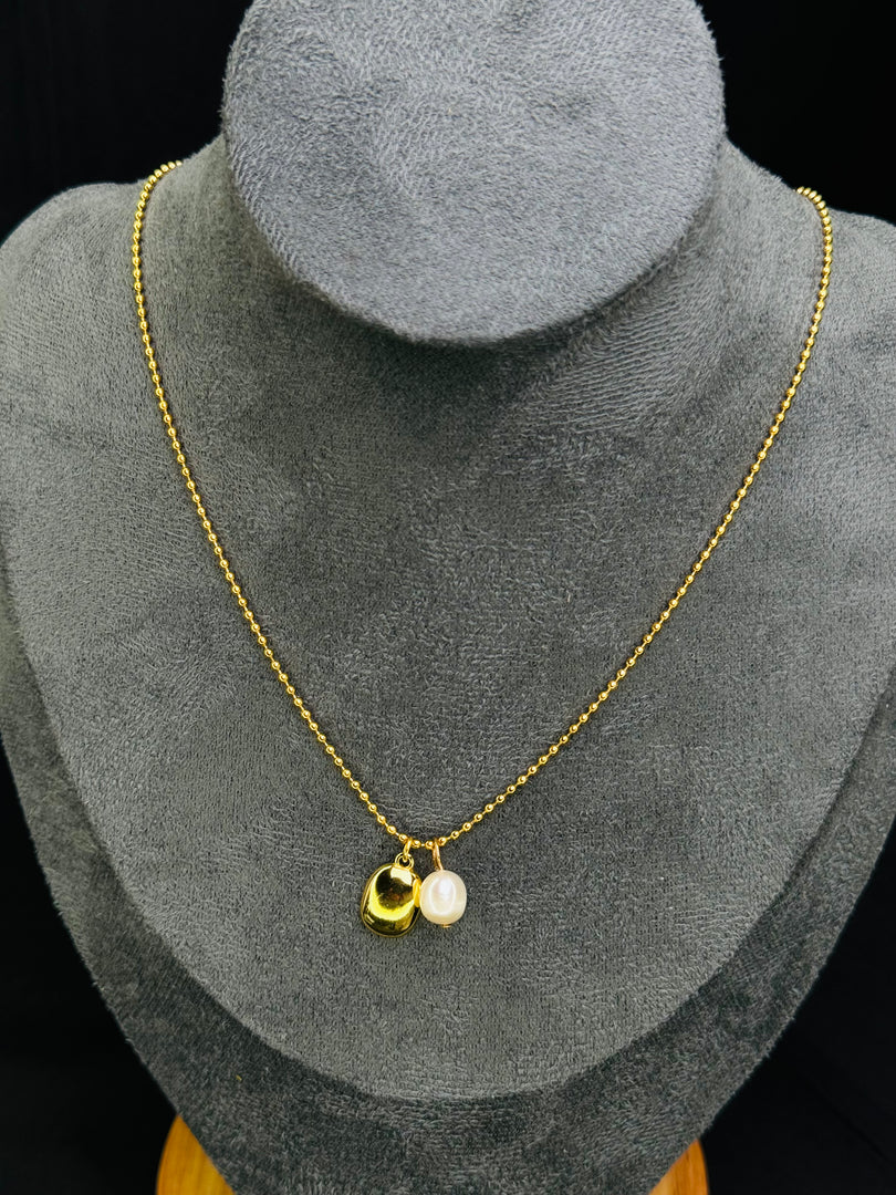 Water Pearl Oval Pendant