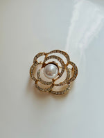 Load image into Gallery viewer, Pearl Flower Rhinestone Broach
