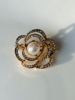 Load image into Gallery viewer, Pearl Flower Rhinestone Broach
