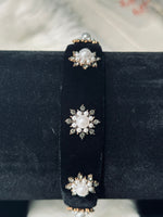 Load image into Gallery viewer, Pearl Flower Luxury Headband
