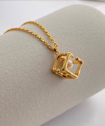 Load image into Gallery viewer, Square Frame pearl necklace
