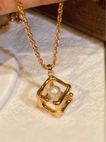 Load image into Gallery viewer, Square Frame pearl necklace
