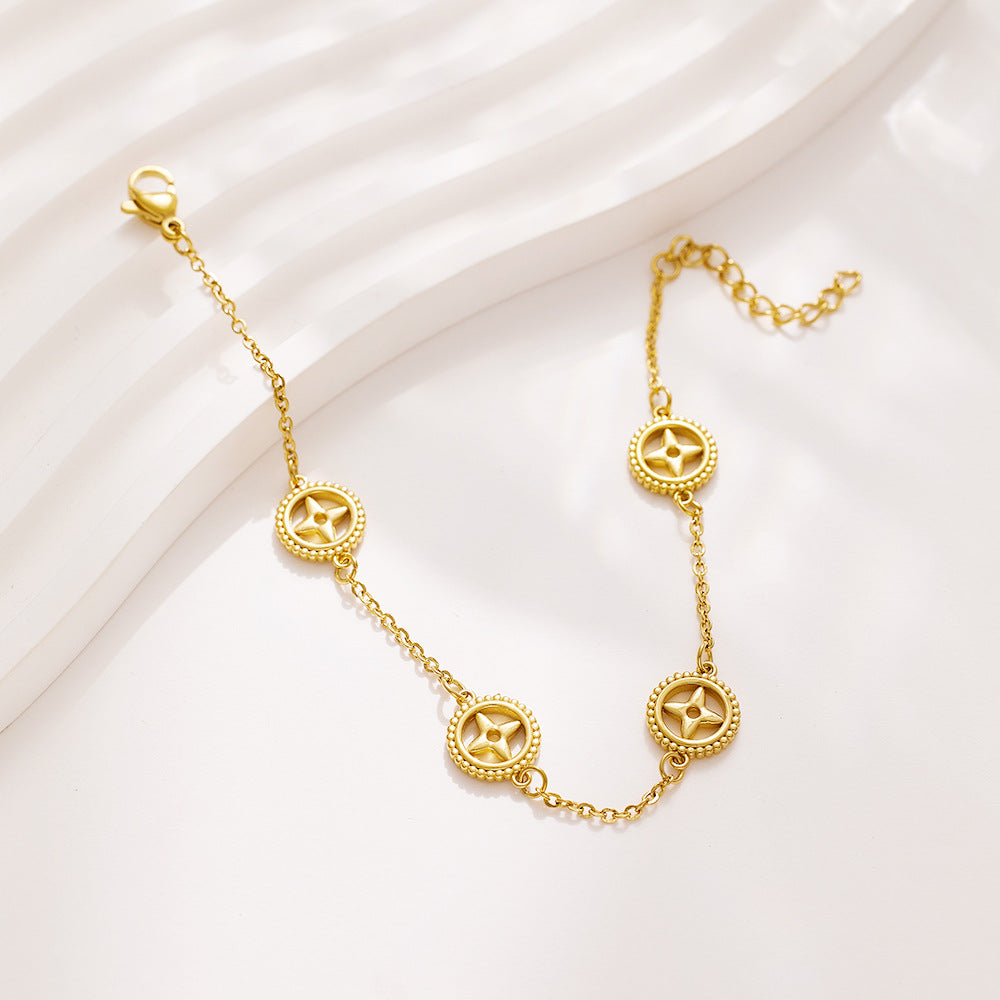 Four clover charm bracelet