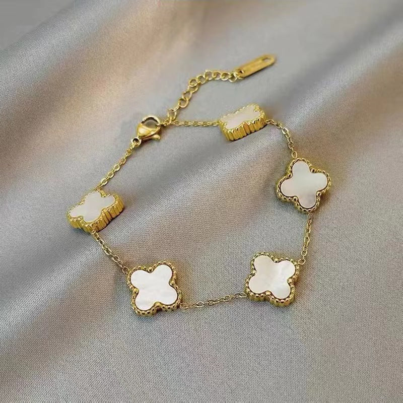 Four leaf clover charm bracelet