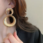 Load image into Gallery viewer, Gold water drop stud earring
