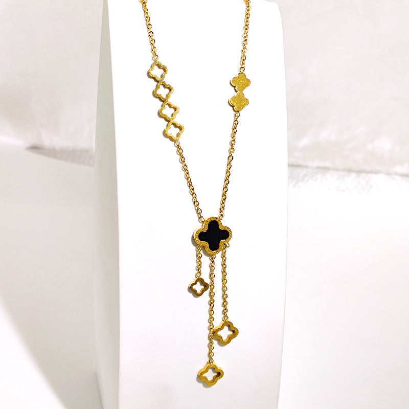 Four leaf clover chain