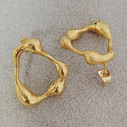 Irregular spring shape earring