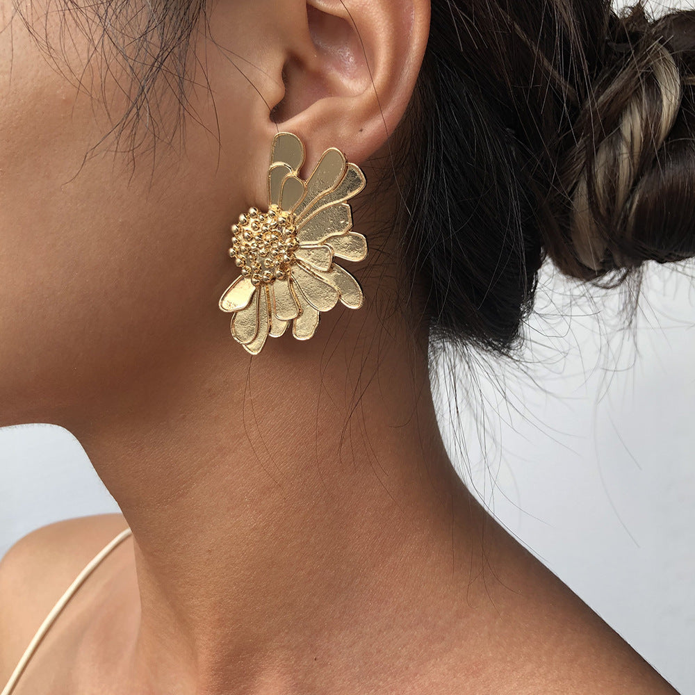 Metal gold half flower stud earring