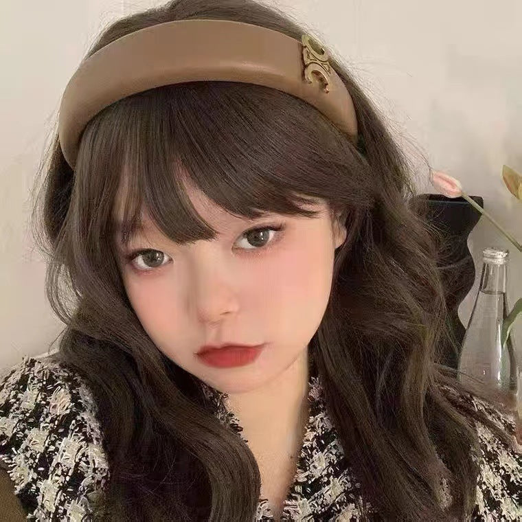 Elegant leather hairband