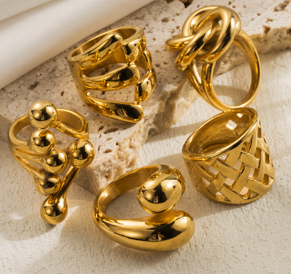 Cocktail ring